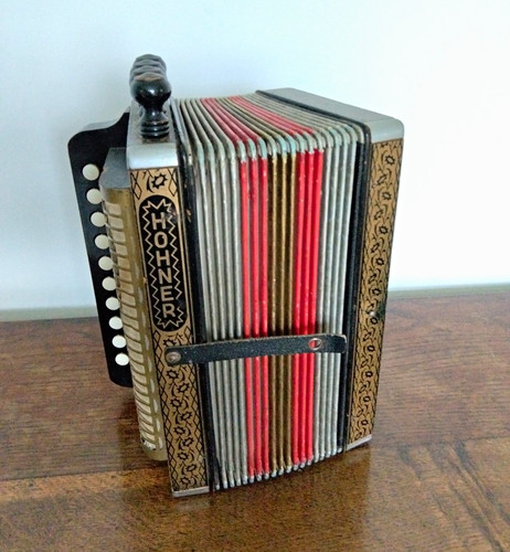 Hohner accordion made - hohner,