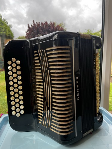 Honer echo button accordion - button,